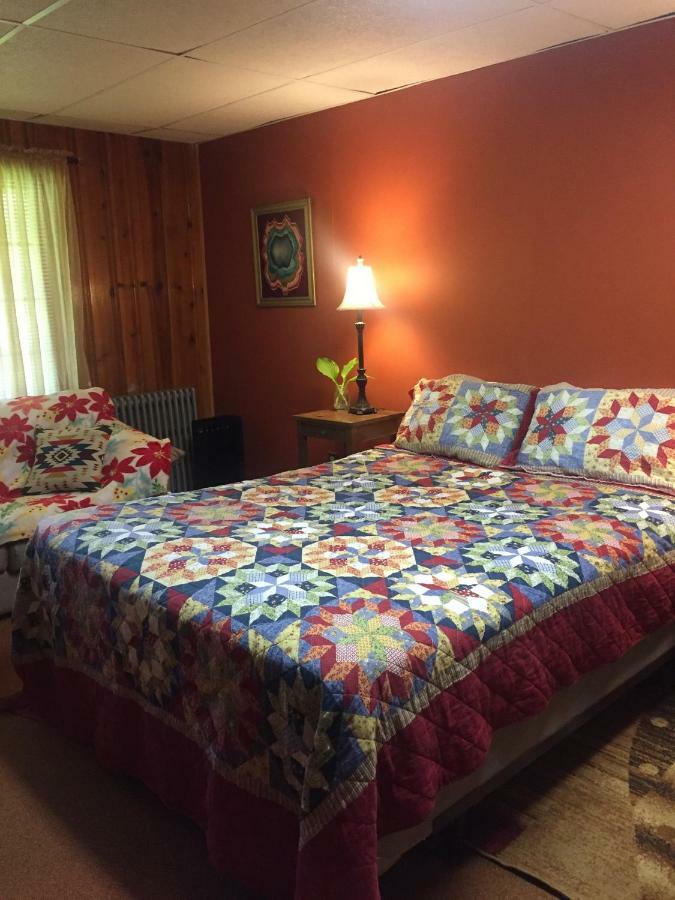 The Wheelhouse Inn Pine Hill Экстерьер фото